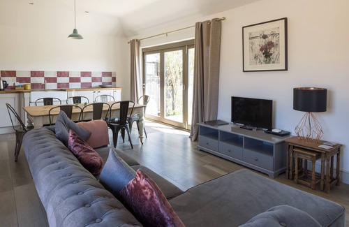 Croydon Cottage | Stylish cottages, countryside views, wood burning hot tubs, 20 mins to Cambridge