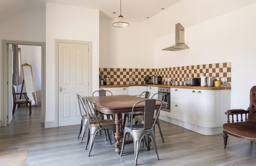 Croydon Cottage | Stylish cottages, countryside location, scandi hot tub, 20 mins to Cambridge