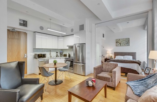 Historic Core Apartment | Stylish Deluxe 1BR At HWH by Oneluxstay