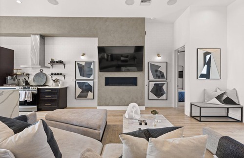 Arcadia Lite Villa | Stylish Desert Oasis—Heated Pool, Spa & Cabana