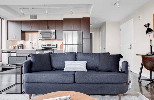 Theatre District Apartment | Stylish Downtown 1BR w/Luxury Amenities and Rooftop Views by Blueground