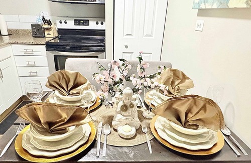 North Central Edmonton Condo | Stylish Downtown Condo near Rogers Place | Parking, Gym, Balcony & Kitchen