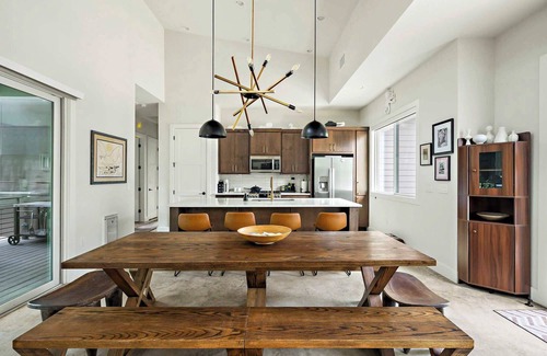 MLK House | Stylish East Austin Home | 2BR | BBQ | DT | ACL