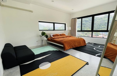 Mu Si House | Stylish Family Suit Mountain View w/ Kitchen & Deck-7 min to Khaoyainationalpark