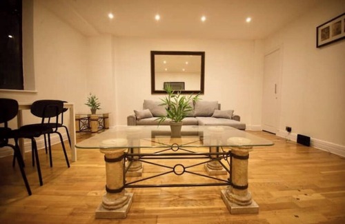 Brompton & Hans Town Apartment | Stylish flat in Oxford Circusnn