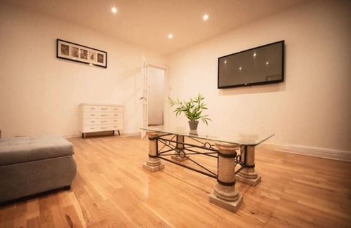 Brompton & Hans Town Apartment | Stylish flat in Oxford Circusnn