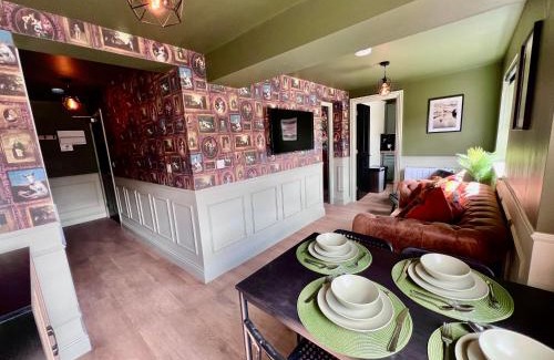 Worcester Apartment | Stylish Flat With Stunning Views