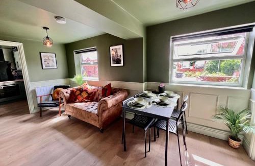 Worcester Apartment | Stylish Flat With Stunning Views