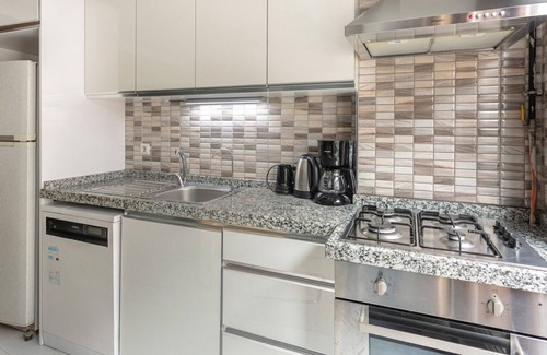 Tophane Apartment | Stylish Flat with Terrace 5 Mins from Galata
