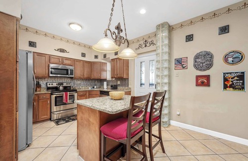 Central West End House | Stylish Getaway in St. Louis/ABODEbucks