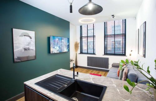 Northern Quarter Apartment | Stylish Grade II Listed 1-Bed Northern Quarter Apartment