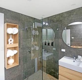 Belrose Apartment | Stylish Guesthouse in the Heart of Belrose
