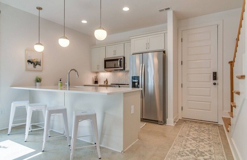 Greenwood House | Stylish Home in East Nashville for 10