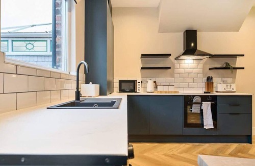 Manchester House | Stylish Home in Manchester - Free Parking