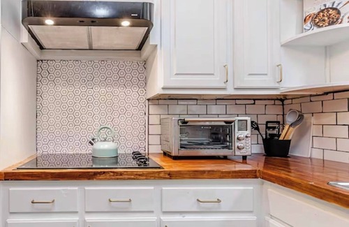 Fondren House | Stylish Home in Vibrant Fondren Neighborhood