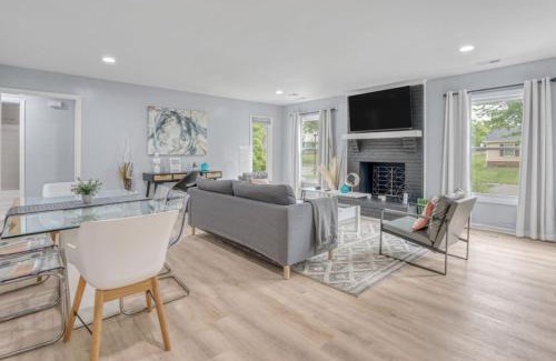 Charlotte House | Stylish Home Near Uptown, UNC, and More!