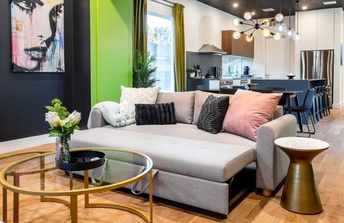 Galindo House | Stylish Home w Pool & Hot Tub near—South 1st St