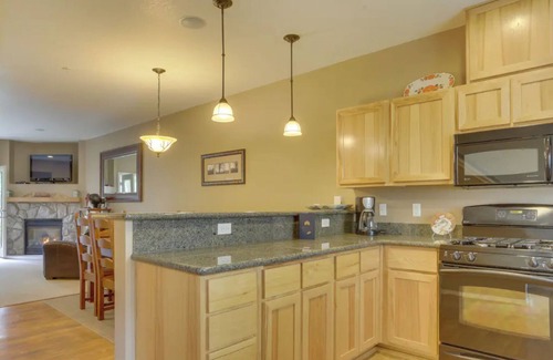 Government Camp House | Stylish Luxury at top Mt. Hood Resort! Located in Collins Lake - Gov. Camp