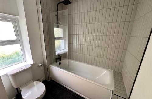 Porth House | Stylish miners cottage at North Rd