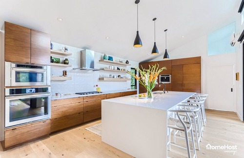 Interurban Park House | Stylish & Modern, 5-Min to CU and Hiking Trails