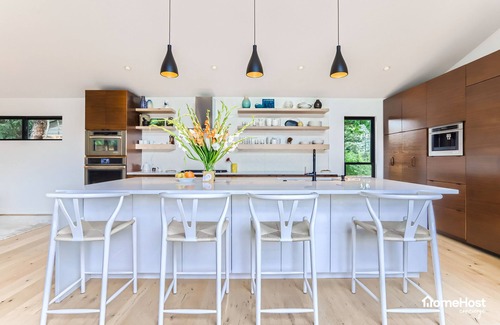 Interurban Park House | Stylish & Modern, 5-Min to CU and Hiking Trails