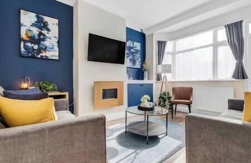 Aylestone House | Stylish Modern House|Wifi & Smart TV|Free Parking