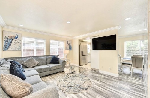 Southwestern Sacramento House | Stylish & Modern Sacramento Getaway Near Downtown!