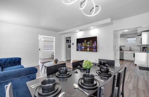 Buena Vista House | Stylish Modern Stay Near Design District & Wynwood