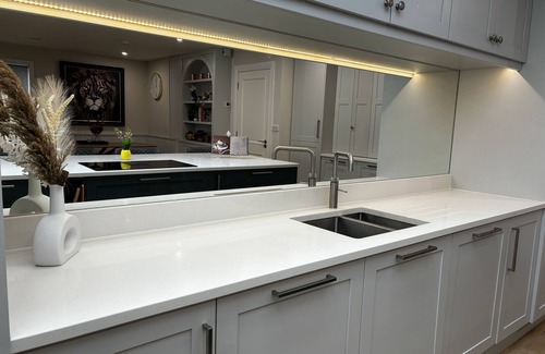 Donegal House | Stylish & New| In Heart of Town | Garden & Firepit