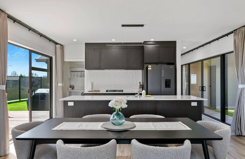 Wharewaka House | Stylish New Retreat in Taupo