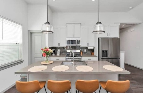 Greater East End House | Stylish Oasis in downtown HTX