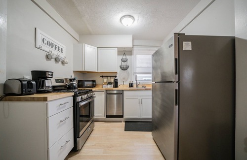 Ohio City House | Stylish Ohio City Retreat close to West Side Market