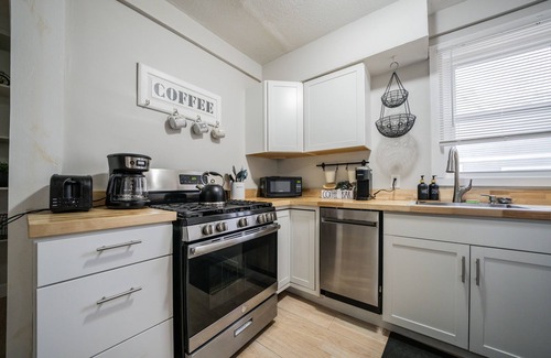 Ohio City House | Stylish Ohio City Retreat close to West Side Market