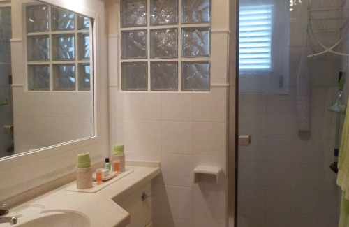 Little Battaleys Villa | Stylish one bed villa within walking distance of the beach