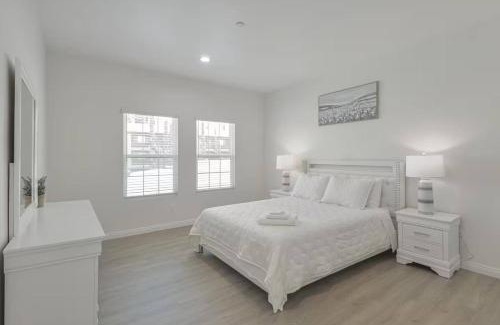 Mid Central House | Stylish Pasadena Stay Near Old Town & Rose Bowl
