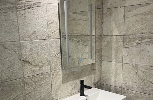 Penarth House | Stylish Penarth Marina Apartment