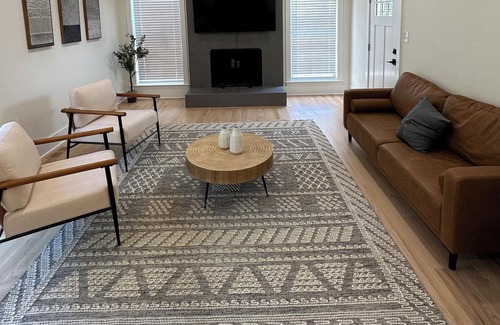 Matthews House | Stylish place, great for large groups. Pet friendly