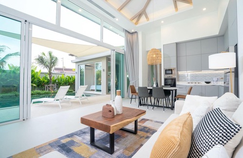 Bang Tao Villa | Stylish Pool Villa 10 Min to Layan Beach - 3 BR