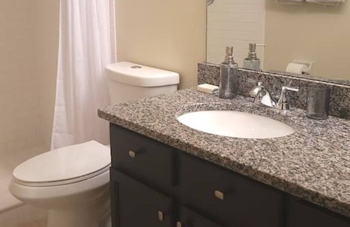 Ventura Condo | Stylish Private UCF Bed&BR/MCO/DT Orl/UCF/IOA