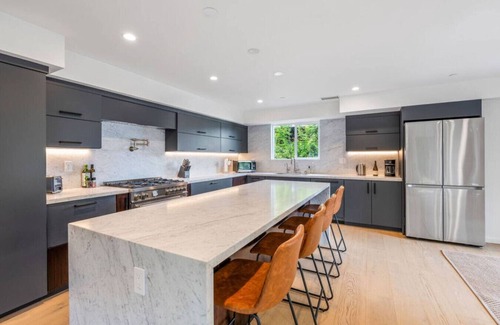 San Rafael House | Stylish Retreat in Central San Rafael