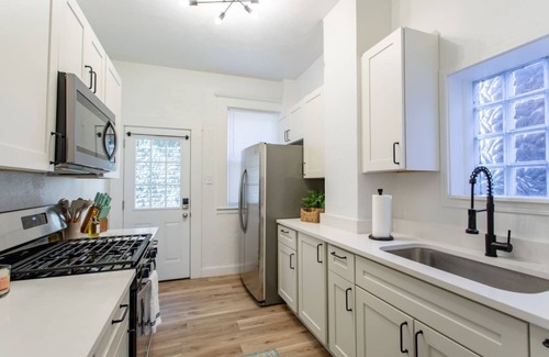 Mount Washington House | Stylish Retreat on Mt Washington