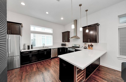 East Downtown Houston House | Stylish Rooftop East Downtown 3BR Near Everything