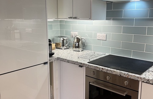 Mumbles Apartment | Stylish Rotherslade/Langland beach view apartment - 1 min from the beach