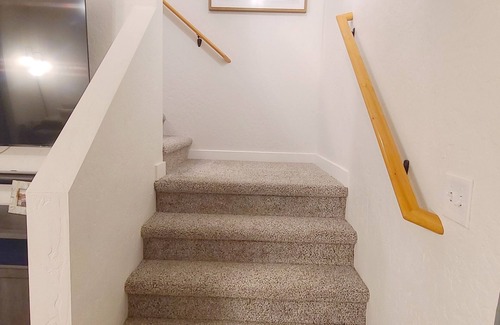Sandpoint Apartment | Stylish Sandpoint Vibes - Walk to Town - A/C - BBQ
