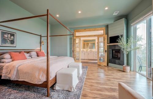 North Beacon Hill House | Stylish Seattle farmhouse plus Bonus suite and amazing views