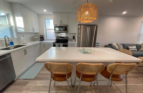 Key Largo Condo | Stylish & Secluded: Pool, Dock, Key Largo Living