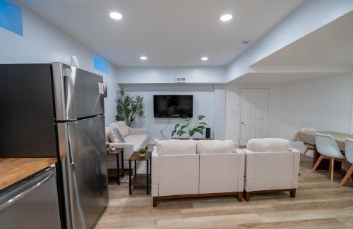 Beverly Apartment | Stylish Stay By Beach & Shops