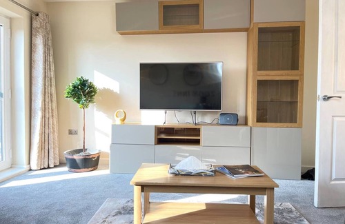 Salford Apartment | Stylish Stay in Vibrant Salford, Manchester!