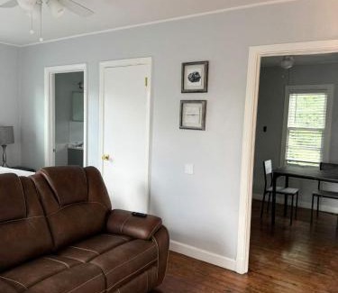 Lafayette Apartment | Stylish Stay on Elizabeth-near to Cafes and Music