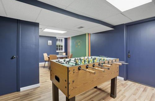 Stoneham House | Stylish Stoneham Getaway Playground Game Room